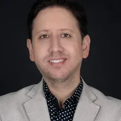 Dr. Humberto Velásquez — Cirujano Dentista e Implantólogo en Puerto Montt